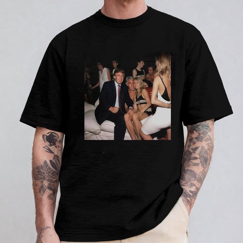 1977 Throwback Party Photo T-Shirt – Vintage-Style Political Pop Culture Meme Tee
