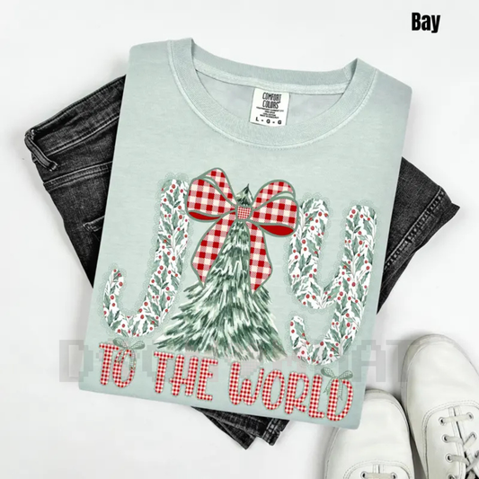 Holly Berry Joy Comfort Colors® T-Shirt – Vintage Christmas Holiday Tee