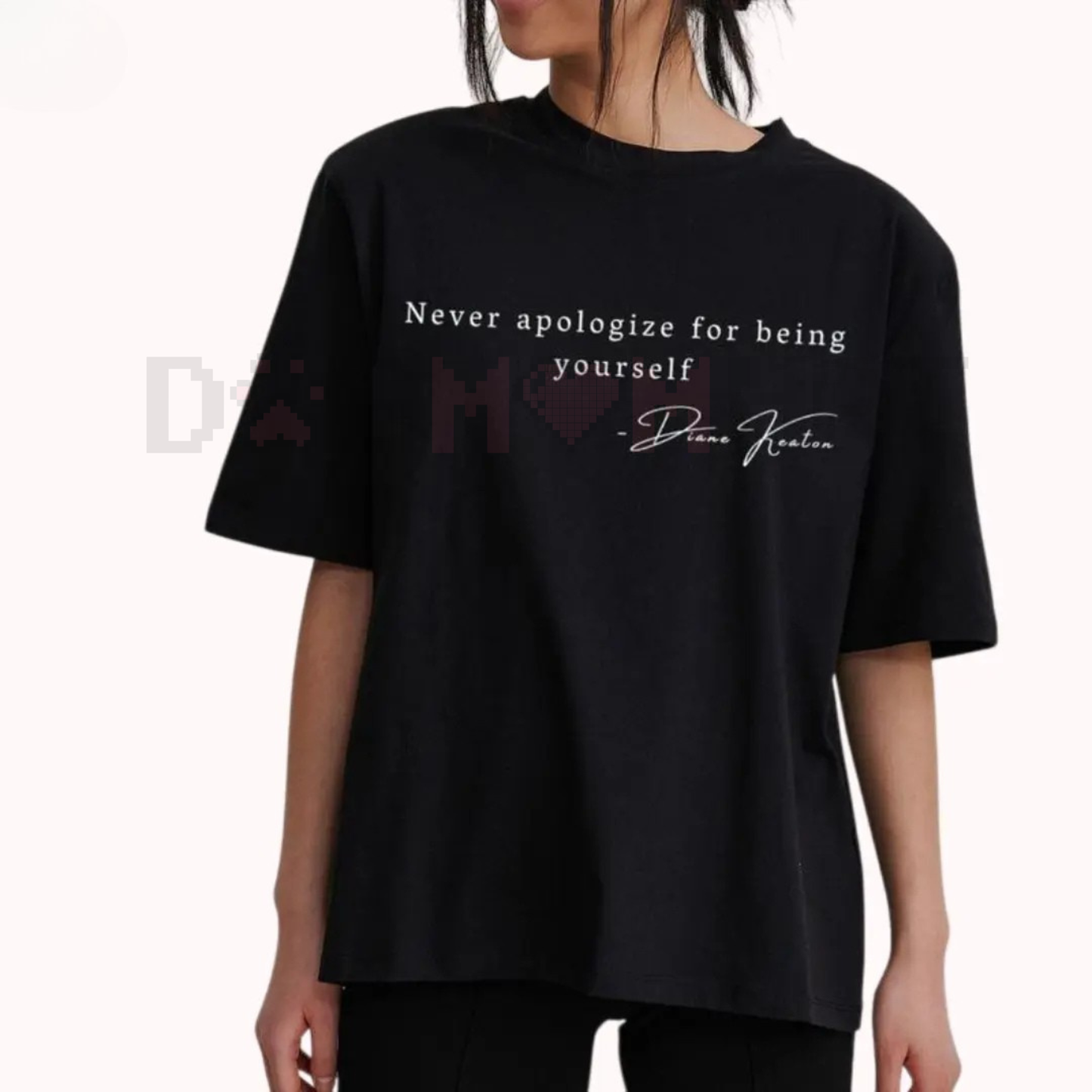 Diane Keaton Vintage Fedora T-Shirt – Classic Hollywood Style & "Never Apologize" Graphic Tee