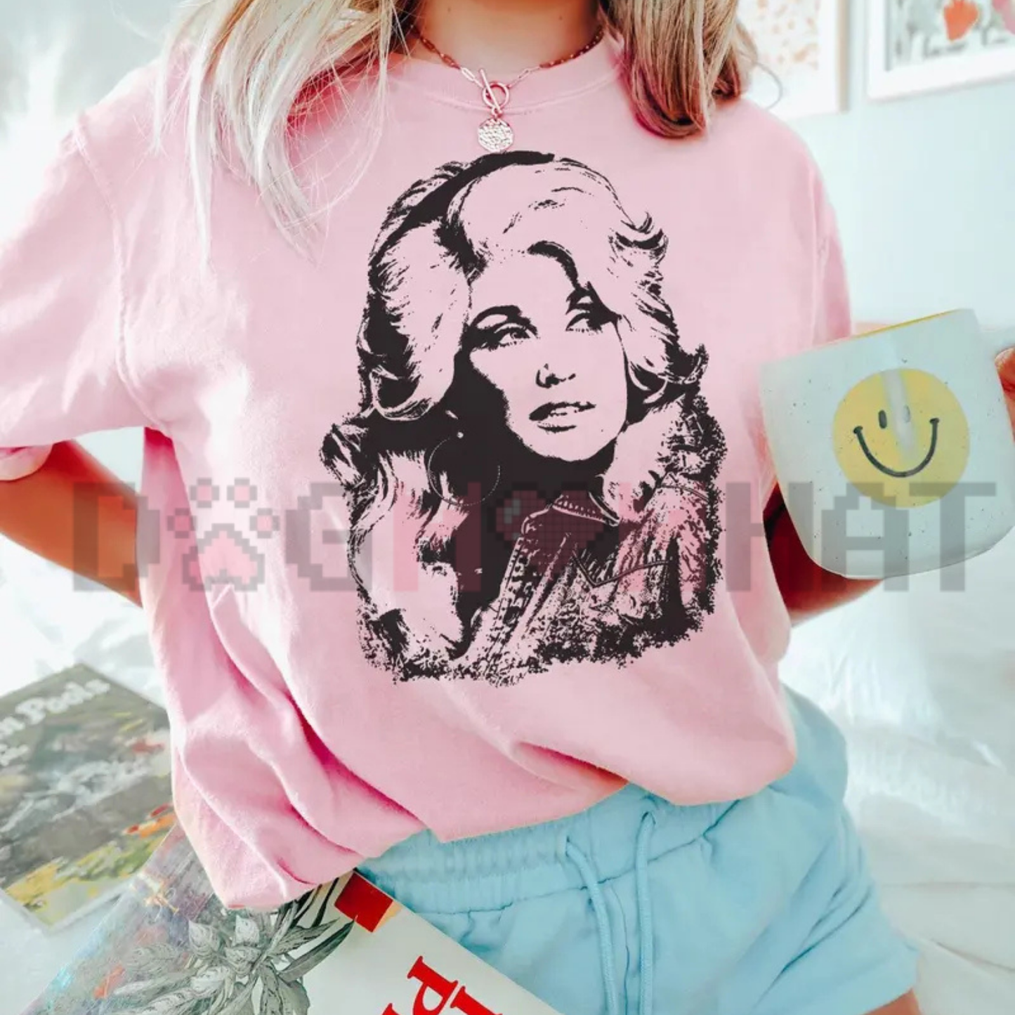 Vintage Dolly Parton Portrait T-Shirt - Retro Country Music Legend Graphic Tee