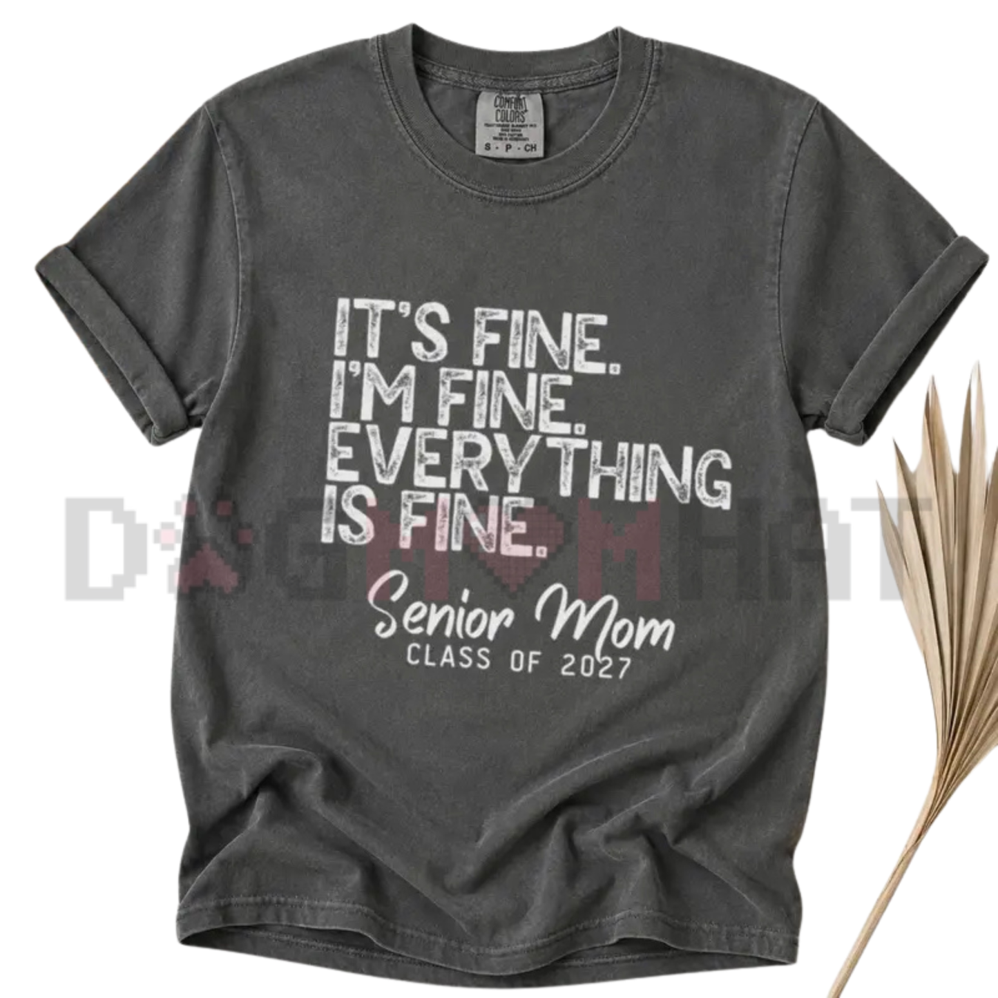 Comfort Colors Senior Mom Class of 2027 T-Shirt - Retro Graduation Gift Tee