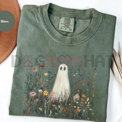 Comfort Colors® Cute Ghost in Wildflowers Shirt – Spooky Fall Aesthetic Floral Halloween Tee, Cozy Ghostcore Gift