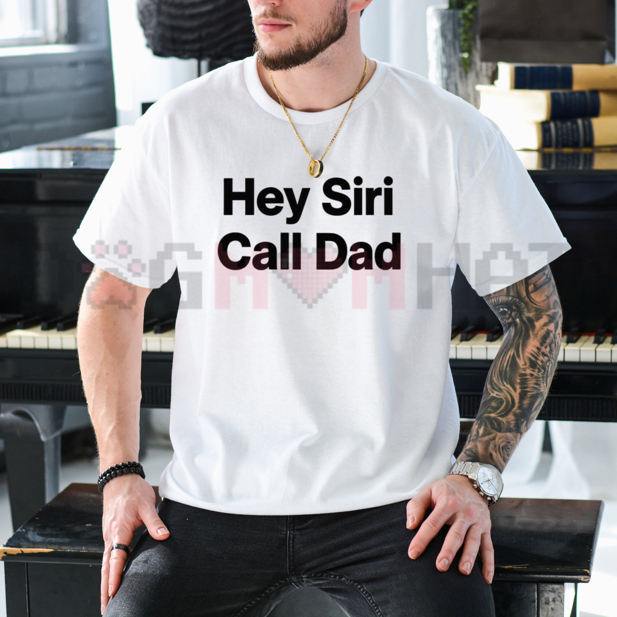 Hey Siri Call Dad Funny Graphic T-Shirt
