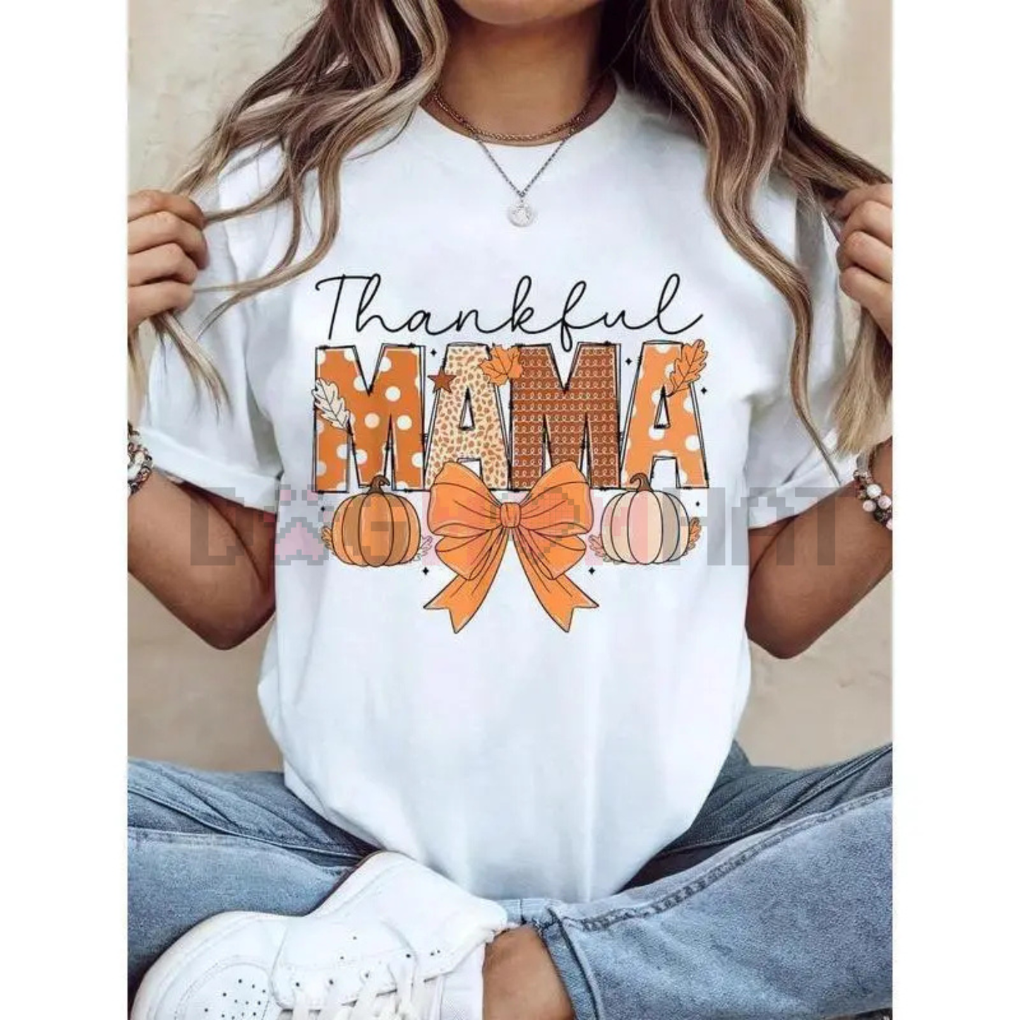 "Thankful Mama" Coquette Fall T-Shirt – Women's Pumpkin Spice Thanksgiving Graphic Tee
