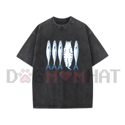 "Cat and Fish Cartoon Graphic" Casual T-Shirt