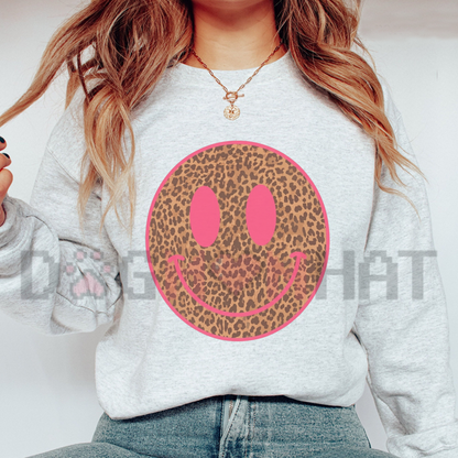 Pink Cheetah Smiley Graphic Sweatshirt – Trendy Y2K Preppy Fleece Pullover