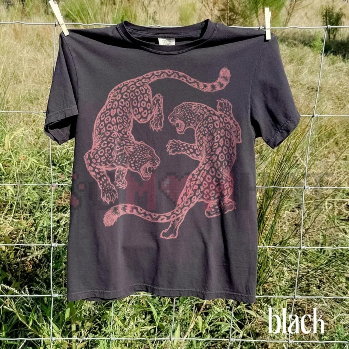 "Vintage Leopard Fighting" Wild Big Cat Engraved Graphic T-Shirt