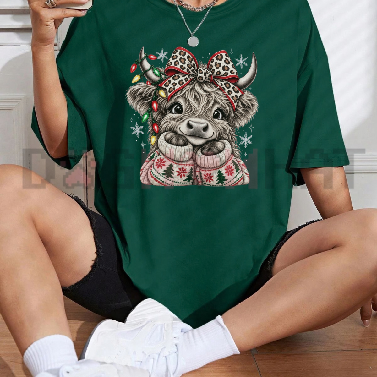 Highland Holly Tee – Cute Christmas Highland Cow Leopard Bow Graphic Shirt