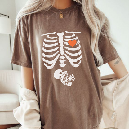 Skeleton Halloween Maternity T-Shirt – Funny Pregnancy Announcement Tee