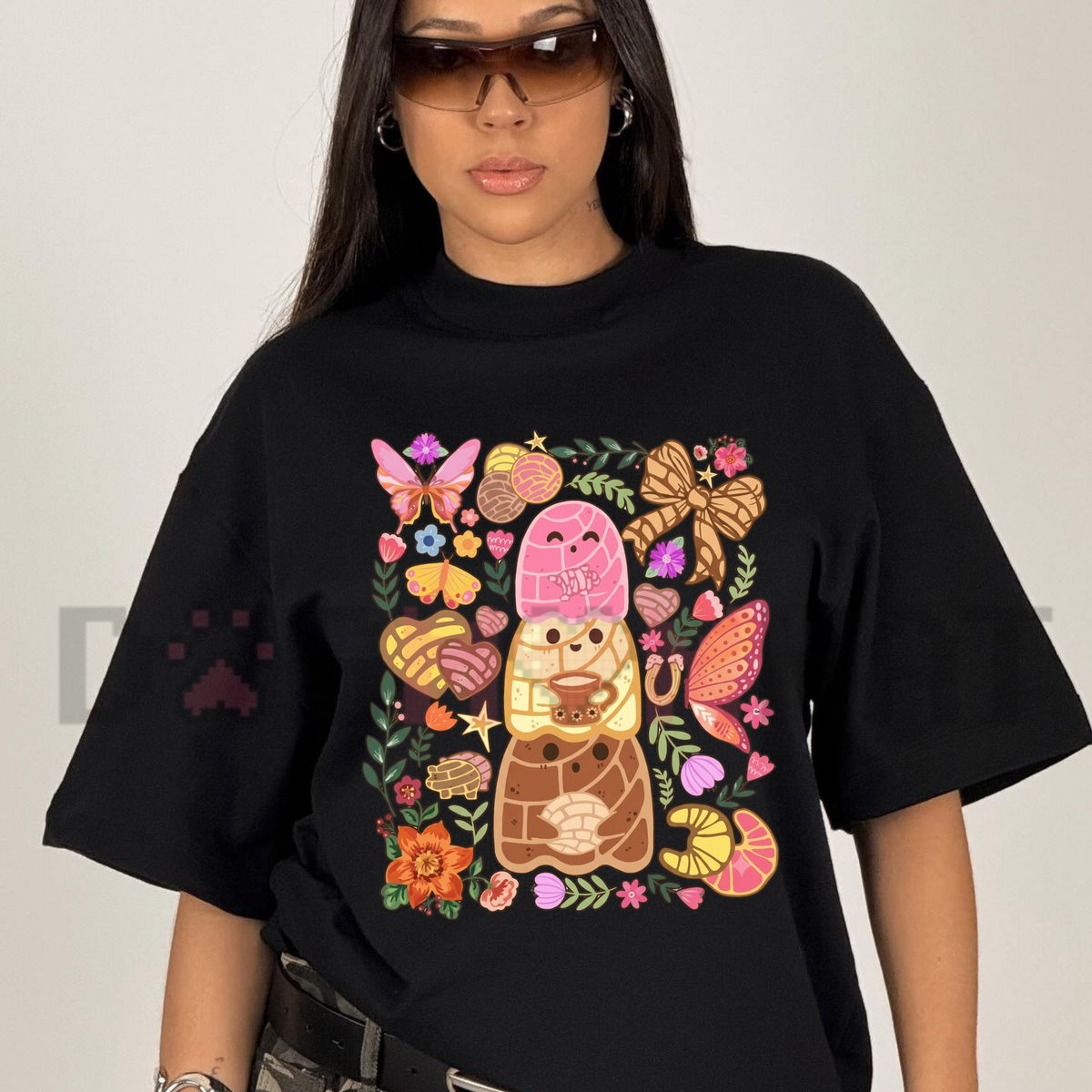 "Pan-tasmas Concha Ghost" Mexican Halloween Graphic T-Shirt