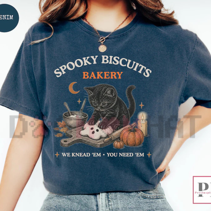 Spooky Biscuits Bakery Halloween T-Shirt – Funny Black Cat Baking Graphic Tee