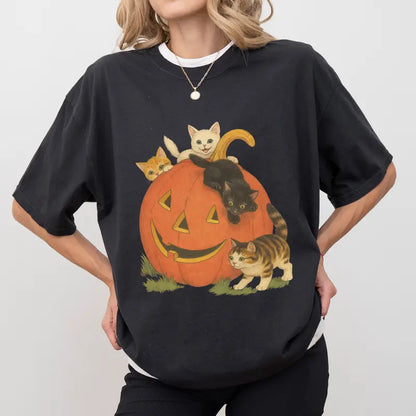 ChicCotton Vintage 90s Cat Halloween Comfort Colors Shirt
