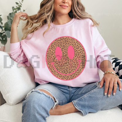 Pink Cheetah Smiley Graphic Sweatshirt – Trendy Y2K Preppy Fleece Pullover