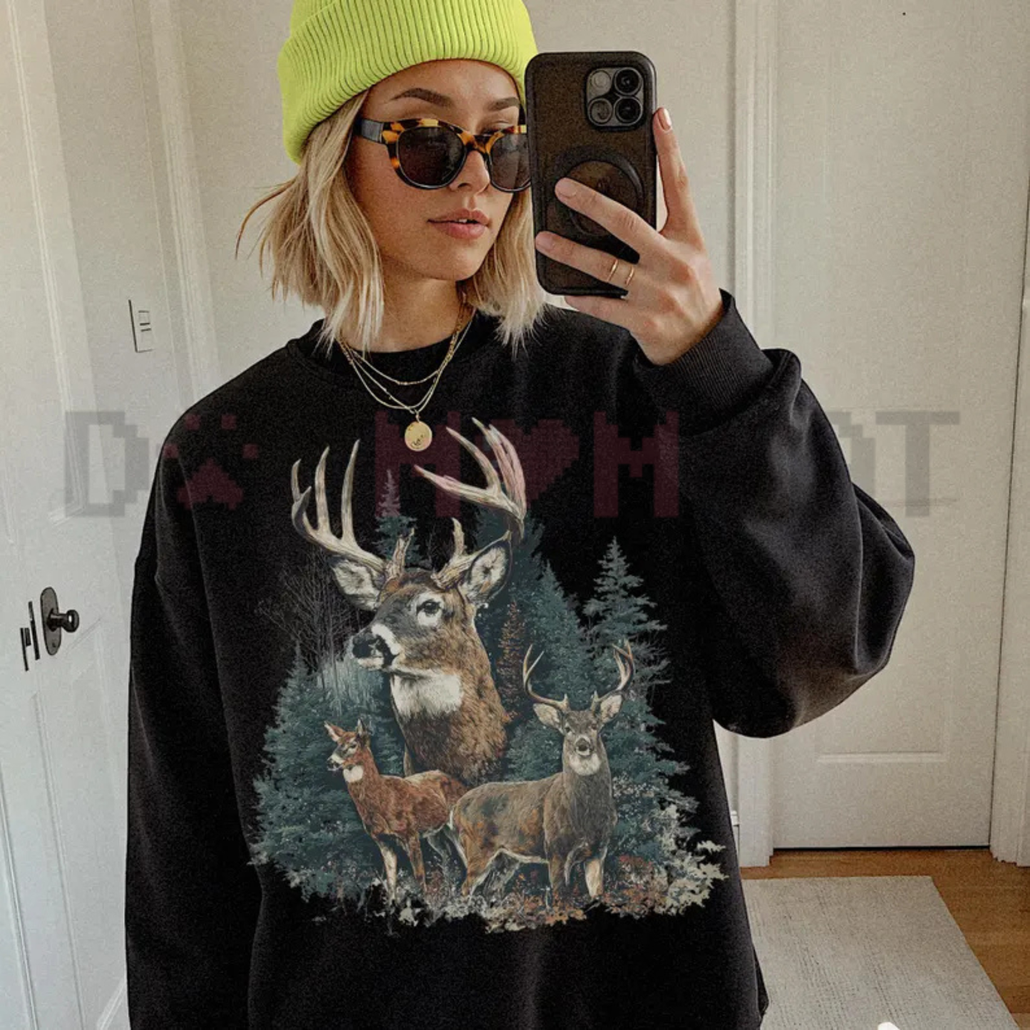 Midwest Whitetail Estate Crewneck Sweatshirt - Vintage Deer Graphic Old Money Preppy Hunting Season Pullover