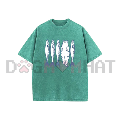 "Cat and Fish Cartoon Graphic" Casual T-Shirt