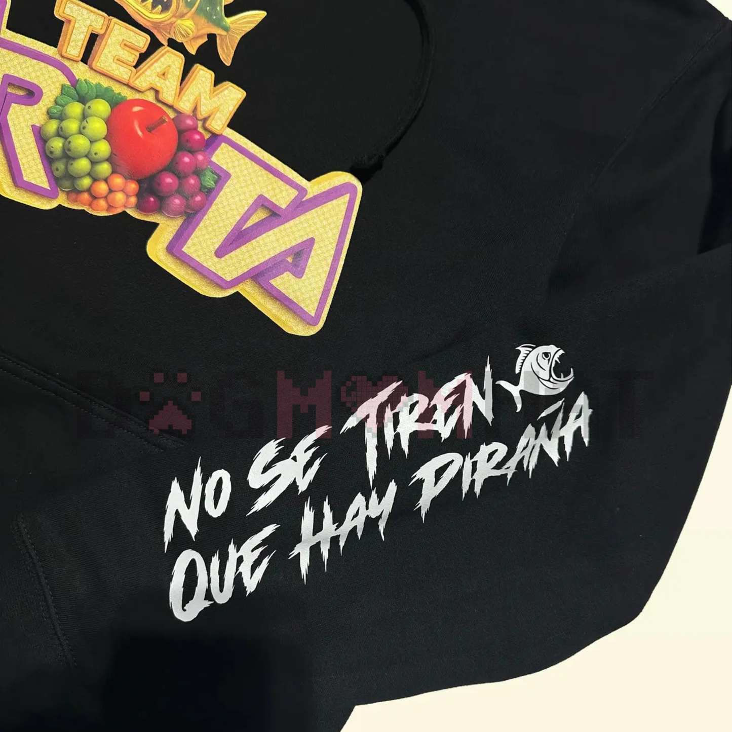 Team Fruta Pullover Hoodie – Black, Spanish Slogan & Fruit Logo Unisex Streetwear