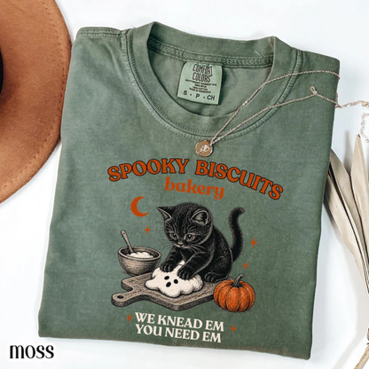 "Kitty Biscuits" Vintage Pumpkin & Black Cat T-Shirt - Fall & Spooky Season Graphic Tee