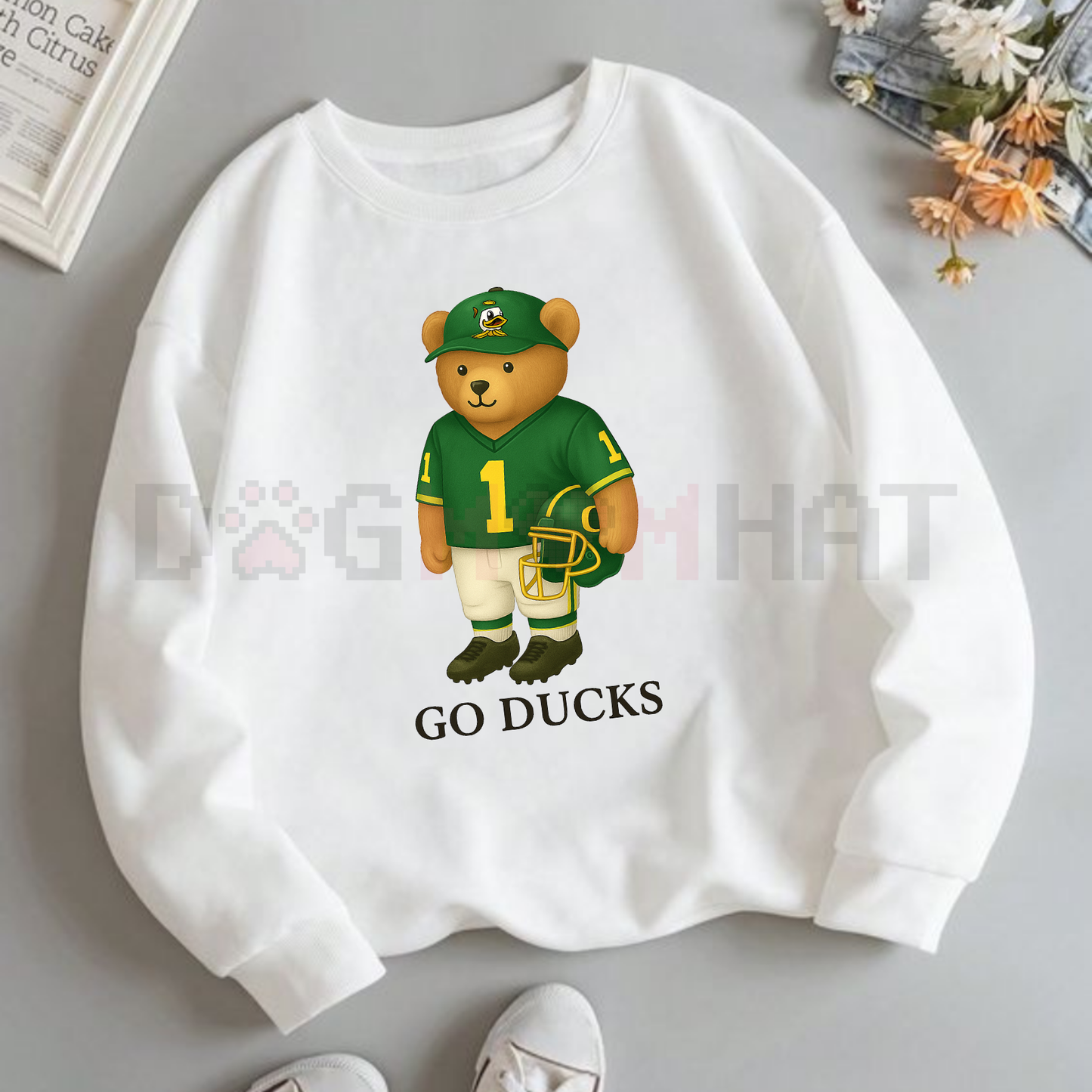 All Team College Football Teddy Bear Graphic Sweatshirt Pullover – White Vintage Sport Varsity Crewneck