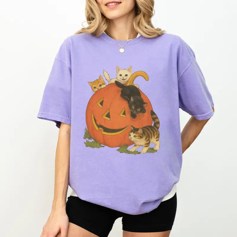 ChicCotton Vintage 90s Cat Halloween Comfort Colors Shirt
