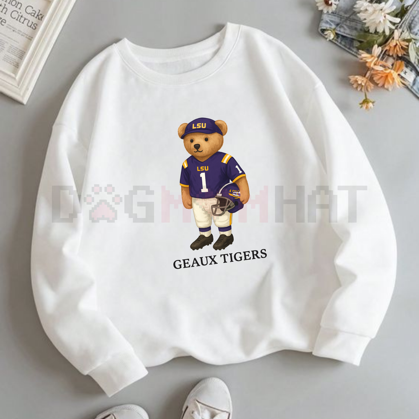 All Team College Football Teddy Bear Graphic Sweatshirt Pullover – White Vintage Sport Varsity Crewneck