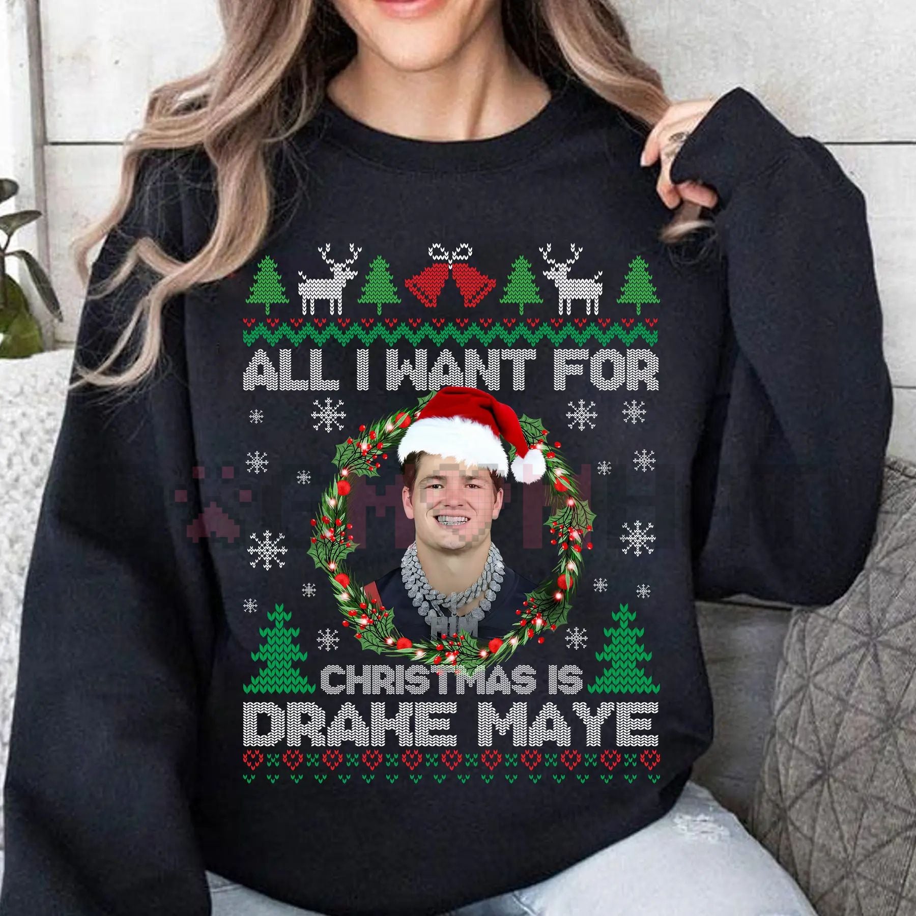 "All I Want For Christmas Is D Maye" Sweatshirt – Drake Maye Football Fan Crewneck Gift-Dogmomhat