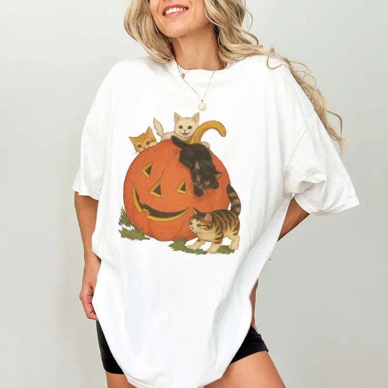 ChicCotton Vintage 90s Cat Halloween Comfort Colors Shirt - Dogmomhat