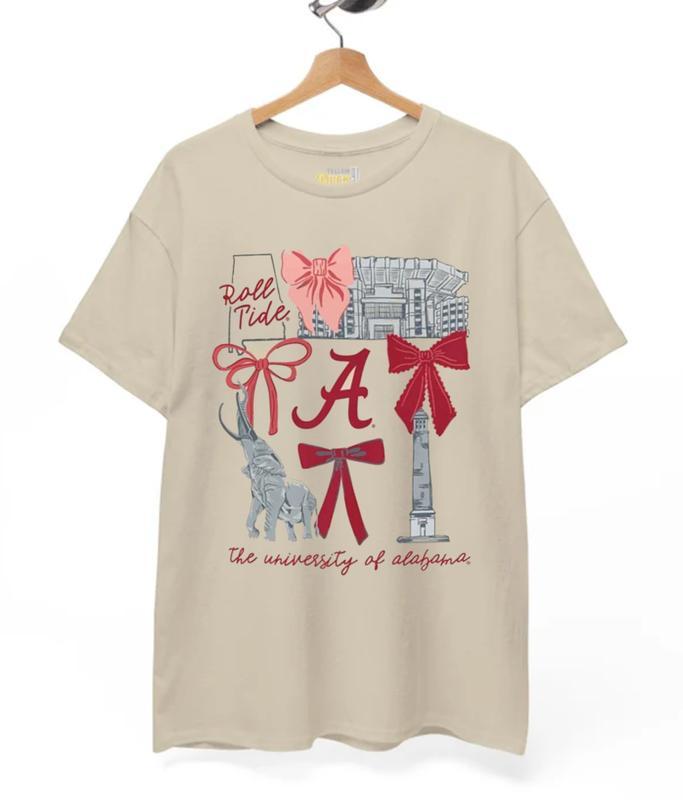 Retro Cozy Ghost Reading T-Shirt - Fall Library & Bookish Spooky Apparel